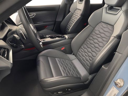 Used 2022 Audi e-tron GT Prestige w/ Prestige Package image 5