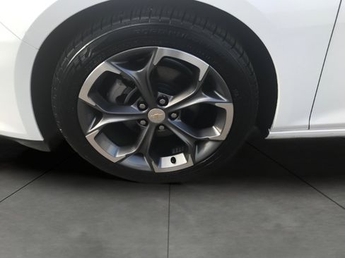 Used 2024 Chevrolet Malibu LT FWD image 3