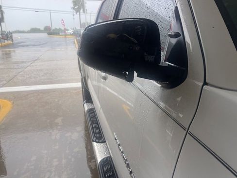 Used 2016 Toyota Tacoma SR5 image 3