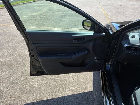 Used 2026 Nissan Altima 2.5 SV FWD image 15