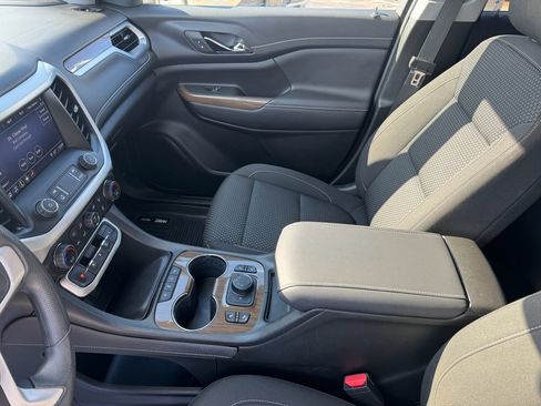 Used 2023 GMC Acadia SLE w/ Driver Convenience Package image 16