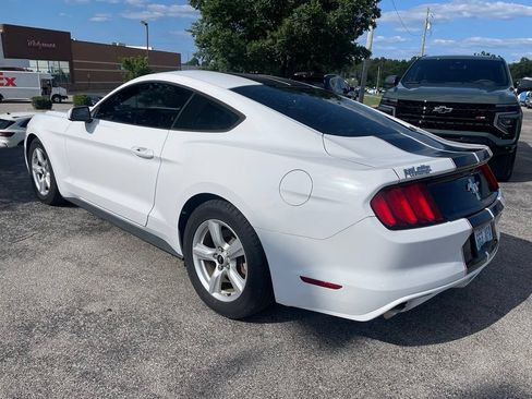 Used 2016 Ford Mustang Coupe RWD image 4