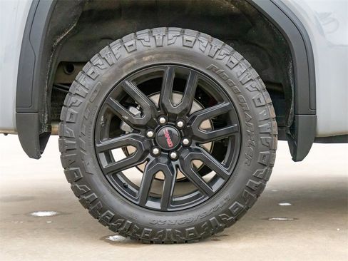 Used 2024 GMC Sierra 1500 Elevation w/ Elevation Premium Package image 9