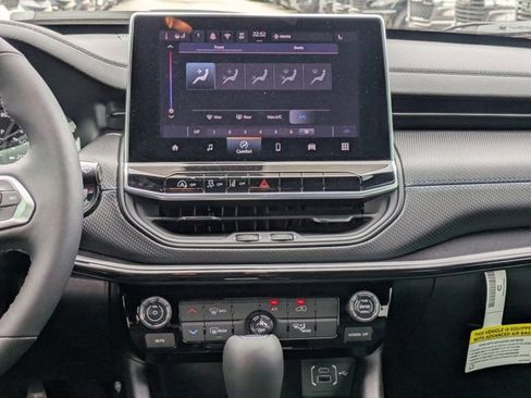 New 2026 Jeep Compass Latitude AWD/4WD image 16