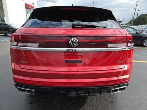 Used 2024 Volkswagen Atlas Cross Sport SEL R-Line w/ Adventure Package AWD/4WD image 6
