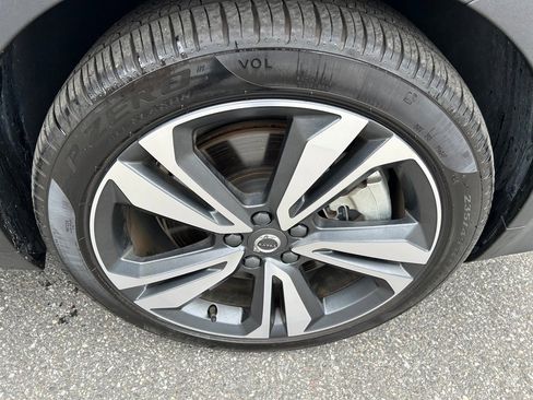 Certified 2025 Volvo V60 B5 Cross Country Plus image 7