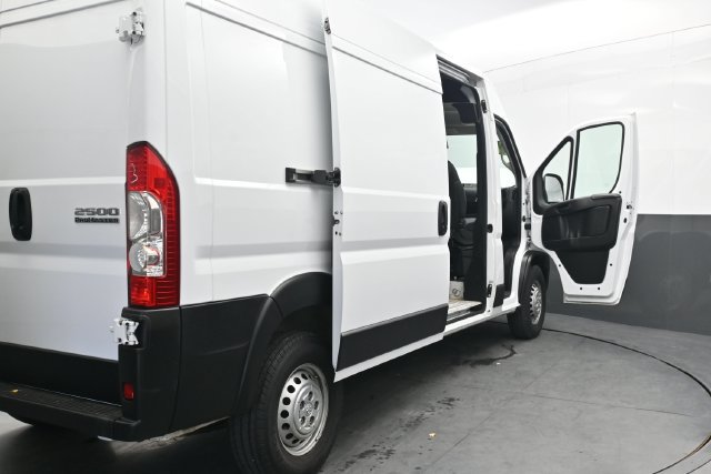 Used 2026 RAM ProMaster 2500 w/ Convenience Group FWD image 46