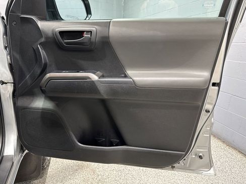 Used 2022 Toyota Tacoma SR5 image 18