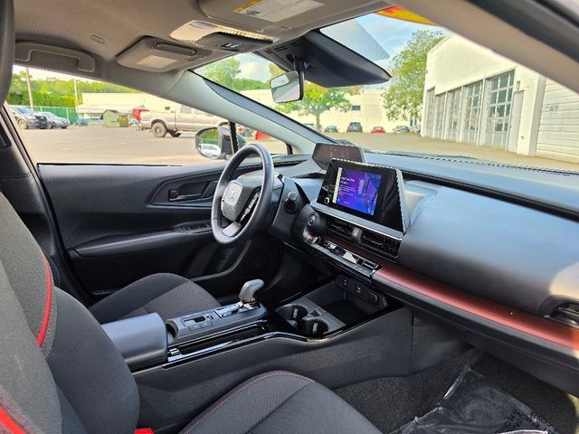 Used 2024 Toyota Prius Prime FWD image 11
