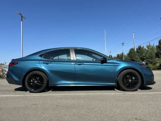 Used 2025 Toyota Camry SE w/ Convenience Package FWD image 3