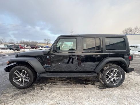 Used 2024 Jeep Wrangler Unlimited w/ Convenience Group image 5