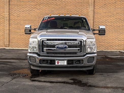 Used 2011 Ford F350 XLT w/ Camper Pkg image 2