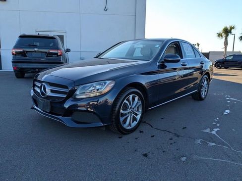 Used 2017 Mercedes-Benz C 300 4MATIC Sedan image 7