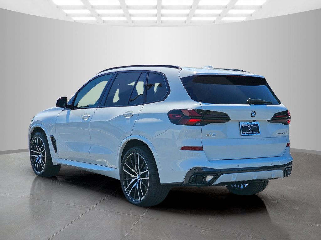 Used 2026 BMW X5 sDrive40i w/ M Sport Package RWD image 4