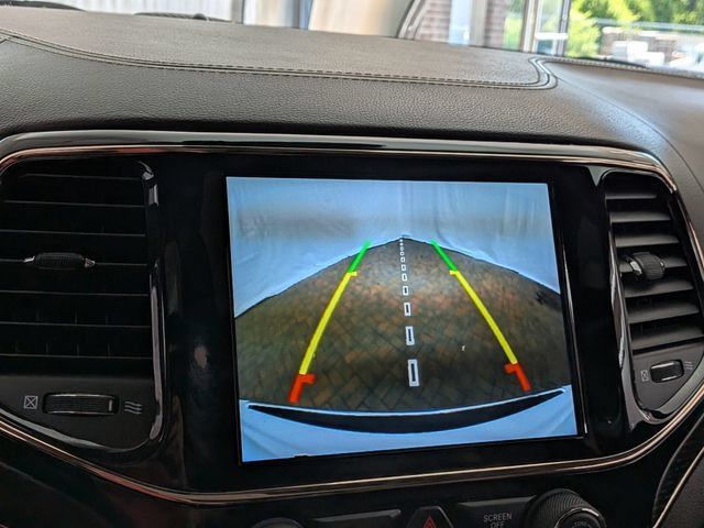 Used 2019 Jeep Grand Cherokee Summit AWD/4WD image 36
