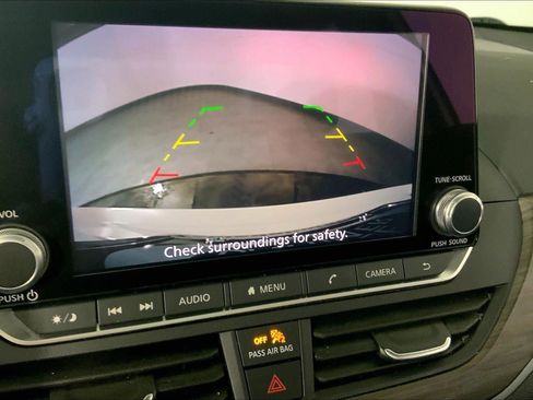 Used 2025 Nissan Altima 2.5 SV image 21