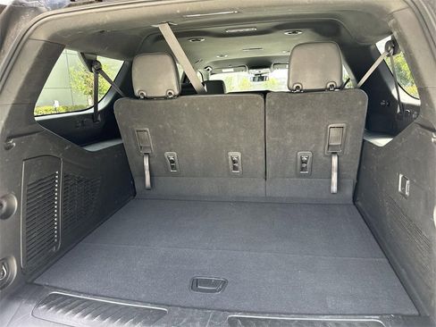 Used 2023 Chevrolet Suburban LT image 24