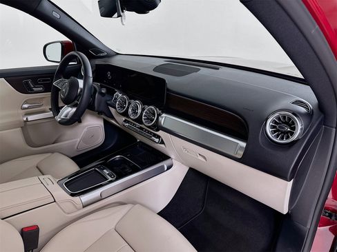 Certified 2025 Mercedes-Benz GLB 250 image 29