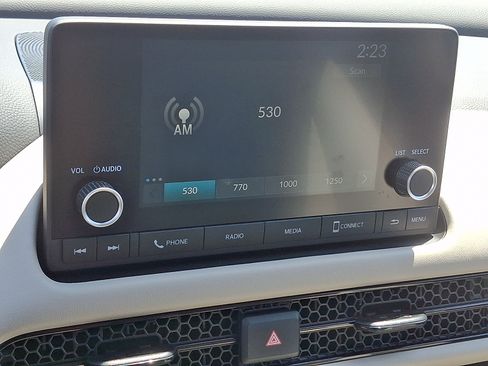 Certified 2025 Honda HR-V LX image 17