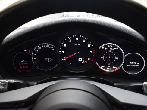 Used 2023 Porsche Panamera 4 Platinum Edition image 34