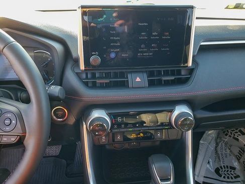 Used 2024 Toyota RAV4 SE image 15