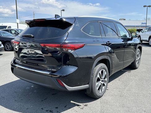 Used 2022 Toyota Highlander XLE image 8