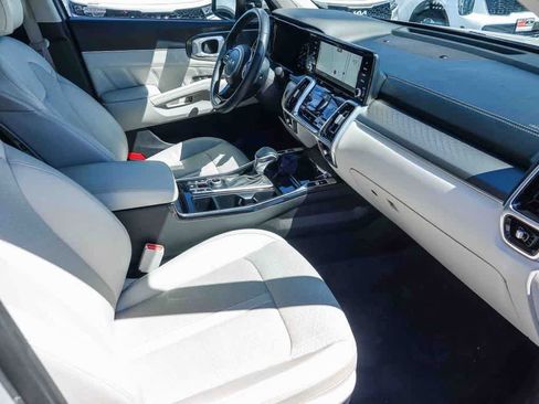 Certified 2023 Kia Sorento SX image 15