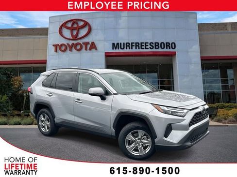 Used 2025 Toyota RAV4 XLE AWD/4WD image 1