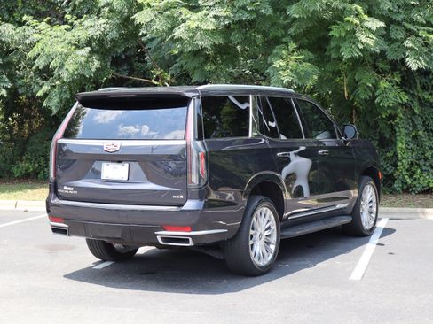 Used 2023 Cadillac Escalade Premium Luxury w/ LPO, Floor Liner Package AWD/4WD image 7
