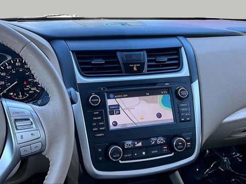 Used 2016 Nissan Altima 2.5 SL w/ 2.5 Technology w/LED Package FWD image 6