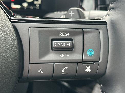 New 2025 Nissan Pathfinder Platinum w/ Black Appearance Package image 31