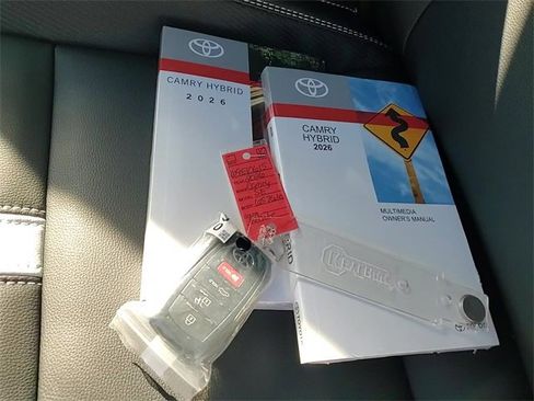 Used 2026 Toyota Camry SE image 7