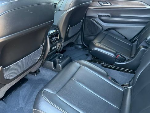 Used 2023 Jeep Grand Cherokee L Limited AWD/4WD image 12