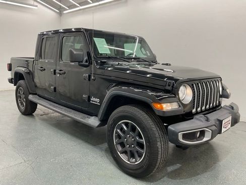 Used 2020 Jeep Gladiator Overland AWD/4WD image 8