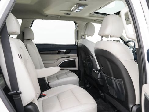 Used 2023 Kia Telluride EX w/ EX Captain's Chair Package AWD/4WD image 14