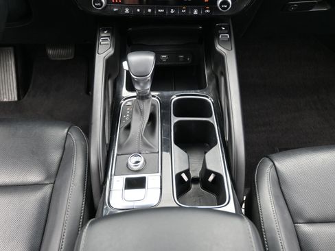 Used 2025 Kia Telluride S FWD image 19