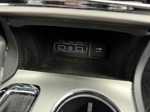 Used 2019 Jeep Grand Cherokee Altitude image 19