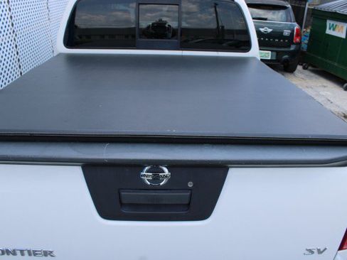Used 2019 Nissan Frontier SV RWD image 9
