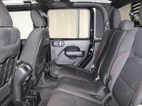 Used 2022 Jeep Gladiator Rubicon w/ Cold Weather Group AWD/4WD image 22