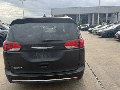 Used 2020 Chrysler Pacifica Touring-L Plus w/ Tire & Wheel Group image 6