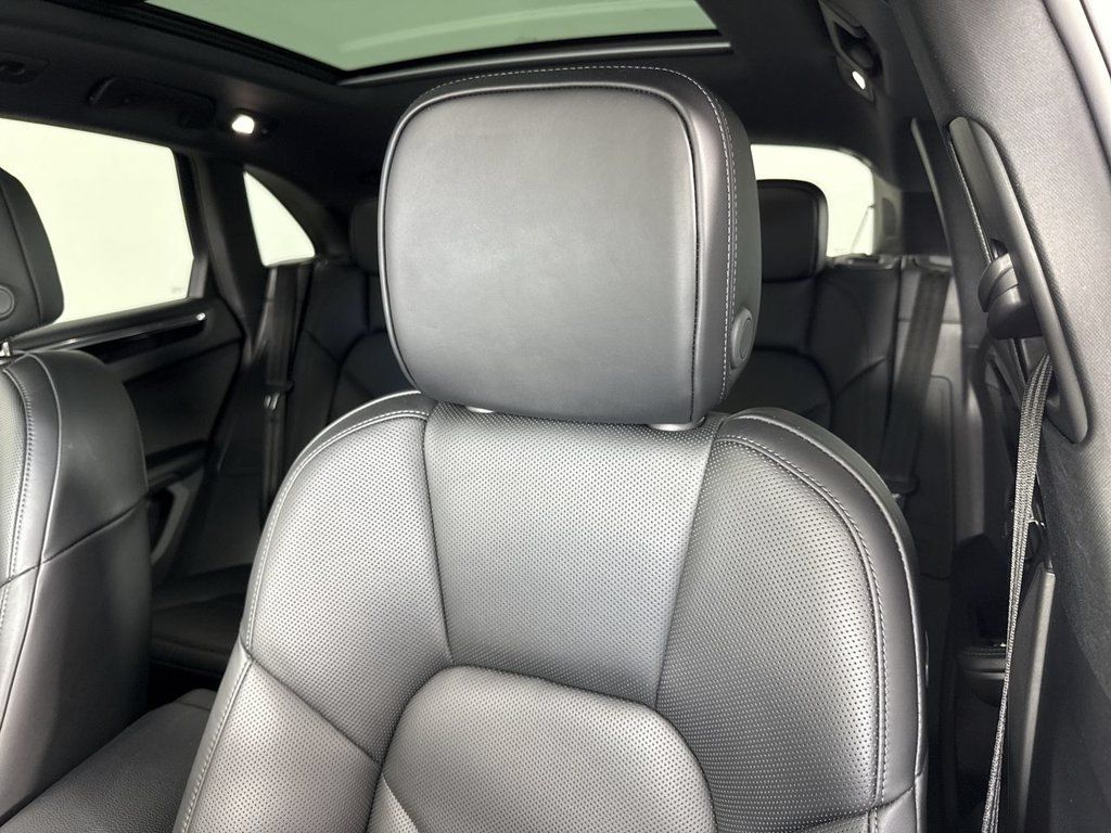 Certified 2026 Porsche Macan S AWD/4WD image 41