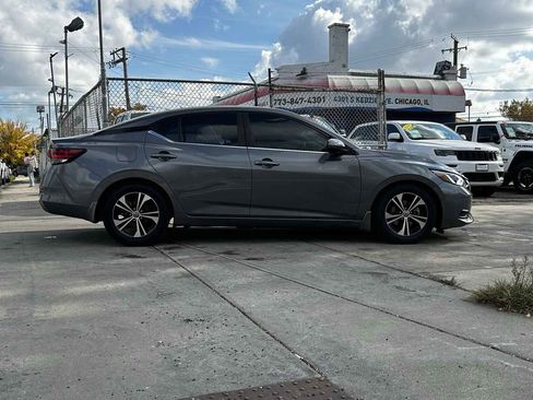 Used 2021 Nissan Sentra SV image 3