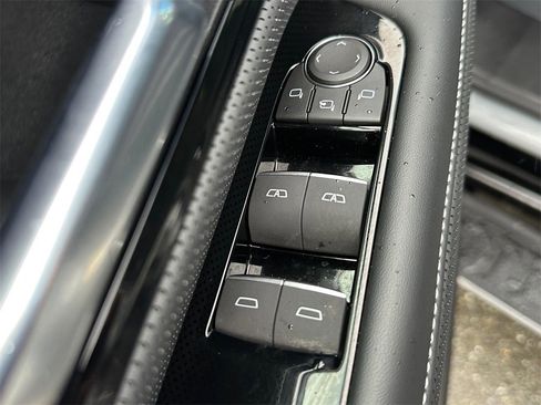 Used 2025 GMC Sierra EV Denali image 21