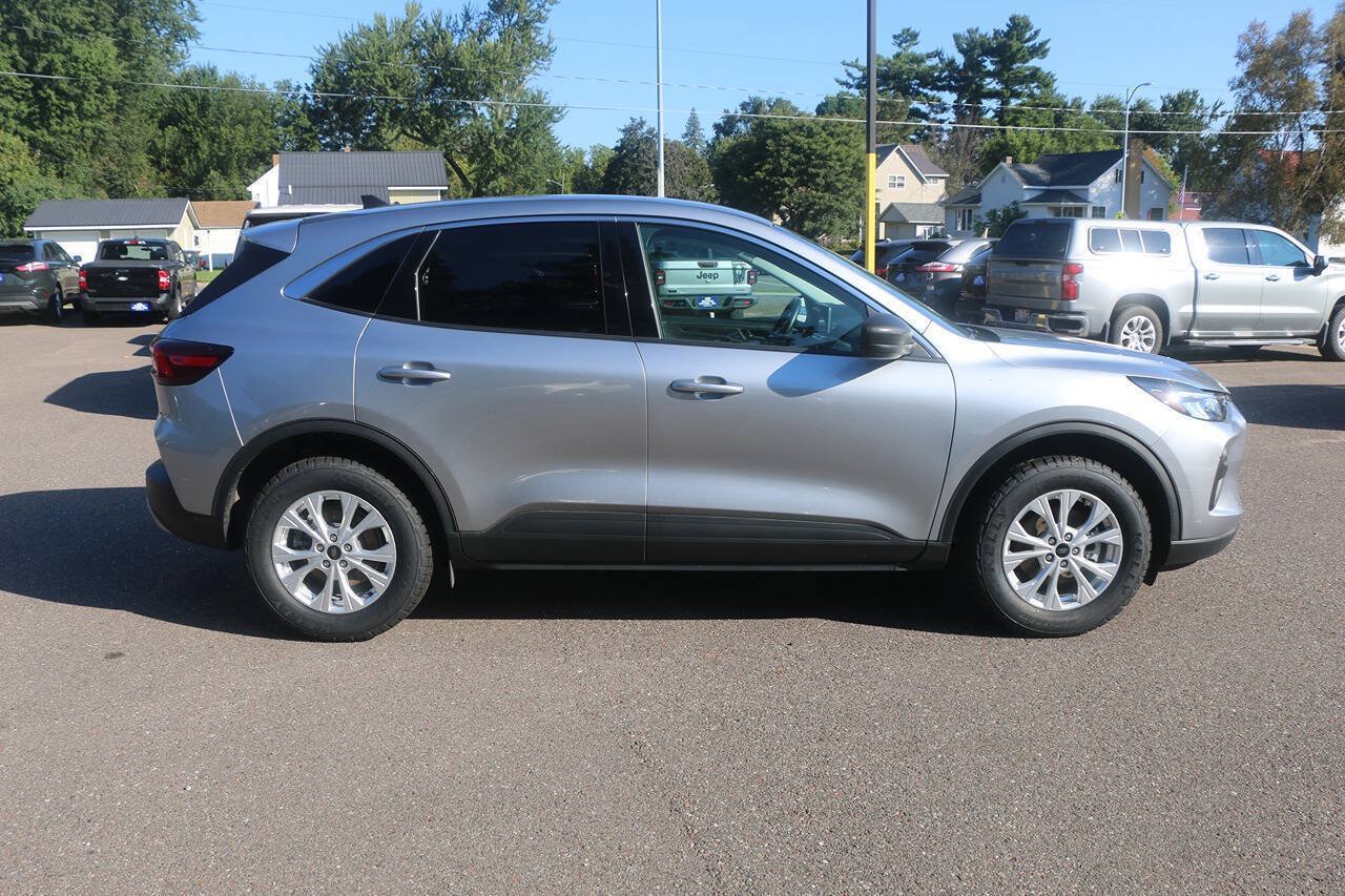 Certified 2024 Ford Escape Active AWD/4WD image 2