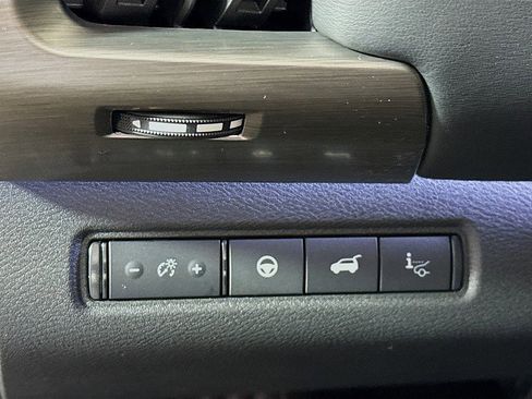 New 2025 Nissan Pathfinder Platinum w/ Cargo Package image 10