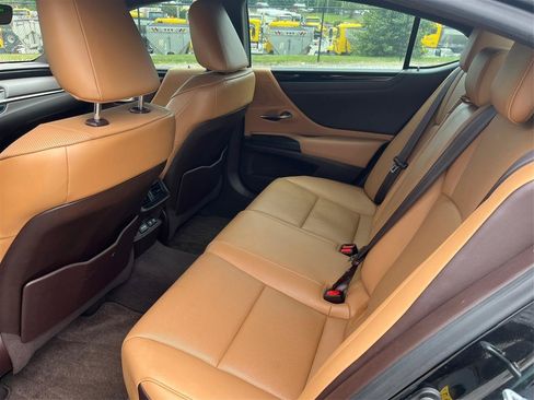 Used 2019 Lexus ES 350 w/ Premium Package FWD image 10