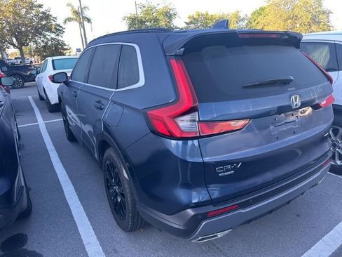 Used 2025 Honda CR-V Sport Touring image 4