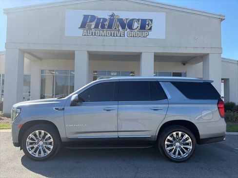 Used 2024 GMC Yukon Denali AWD/4WD image 1