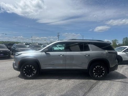 Used 2025 Chevrolet Traverse Z71 AWD/4WD image 4