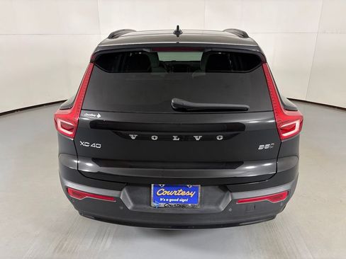 Used 2024 Volvo XC40 B5 Plus w/ Climate Package AWD/4WD image 7